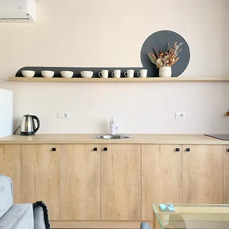 Elegant - Beachside Riviera New