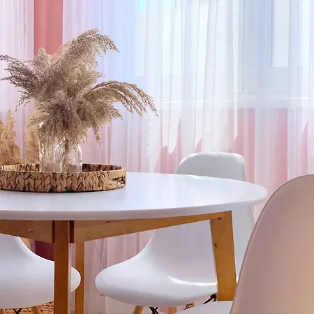 Apartment Colorful By The Sea - 1 Min From The