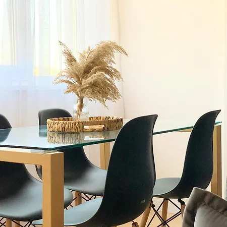 Colorful By The Sea - 1 Min From The Durres