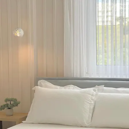 Elegant New - Colorful By The Sea Lejlighed *