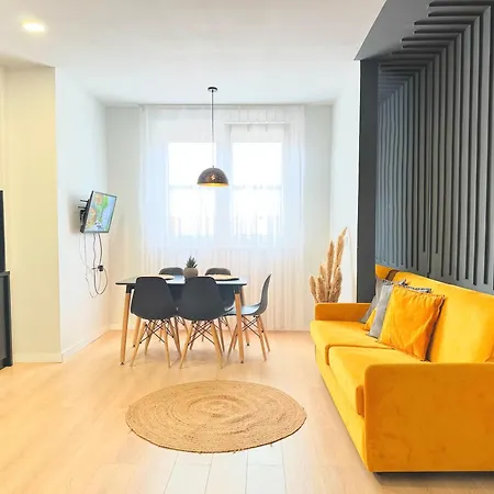 Elegant New - Colorful By The Sea Lejlighed