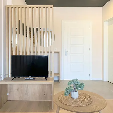 Elegant Apartment - Beachside Riviera New